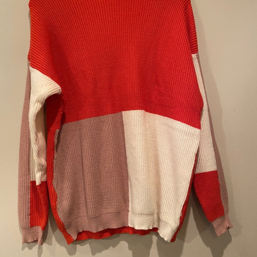 2 sweaters - Picture 3 of 8